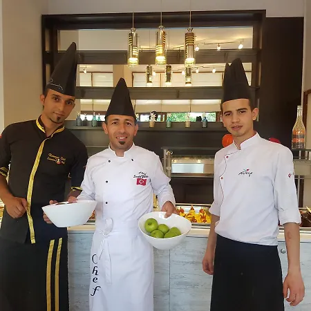 Aqua Dolphin Szálloda Ravda