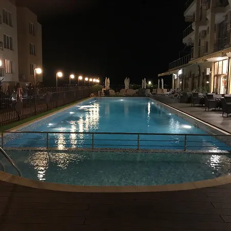 Aqua Dolphin Отель