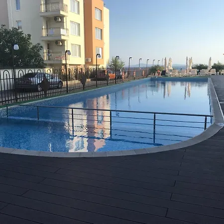 Отель Aqua Dolphin 3*