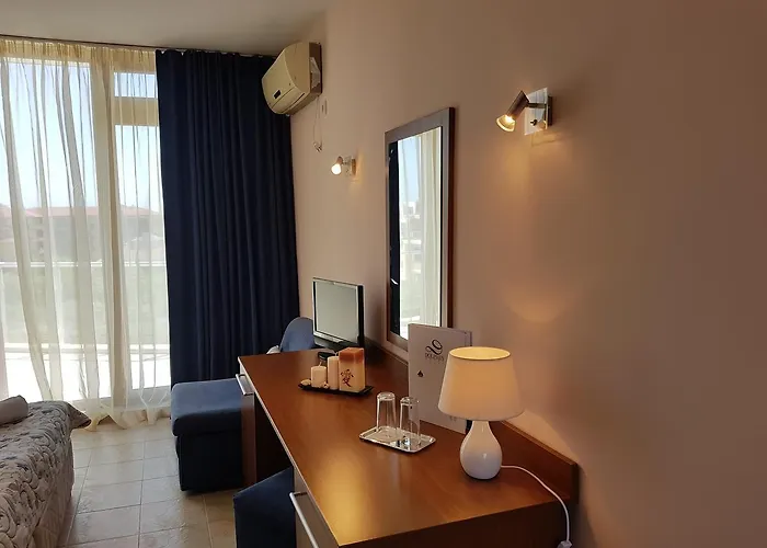 Aqua Dolphin Hotel Rawda